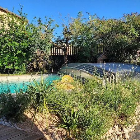 Joli En Ariege Avec Piscine Privee بيت للعطل *